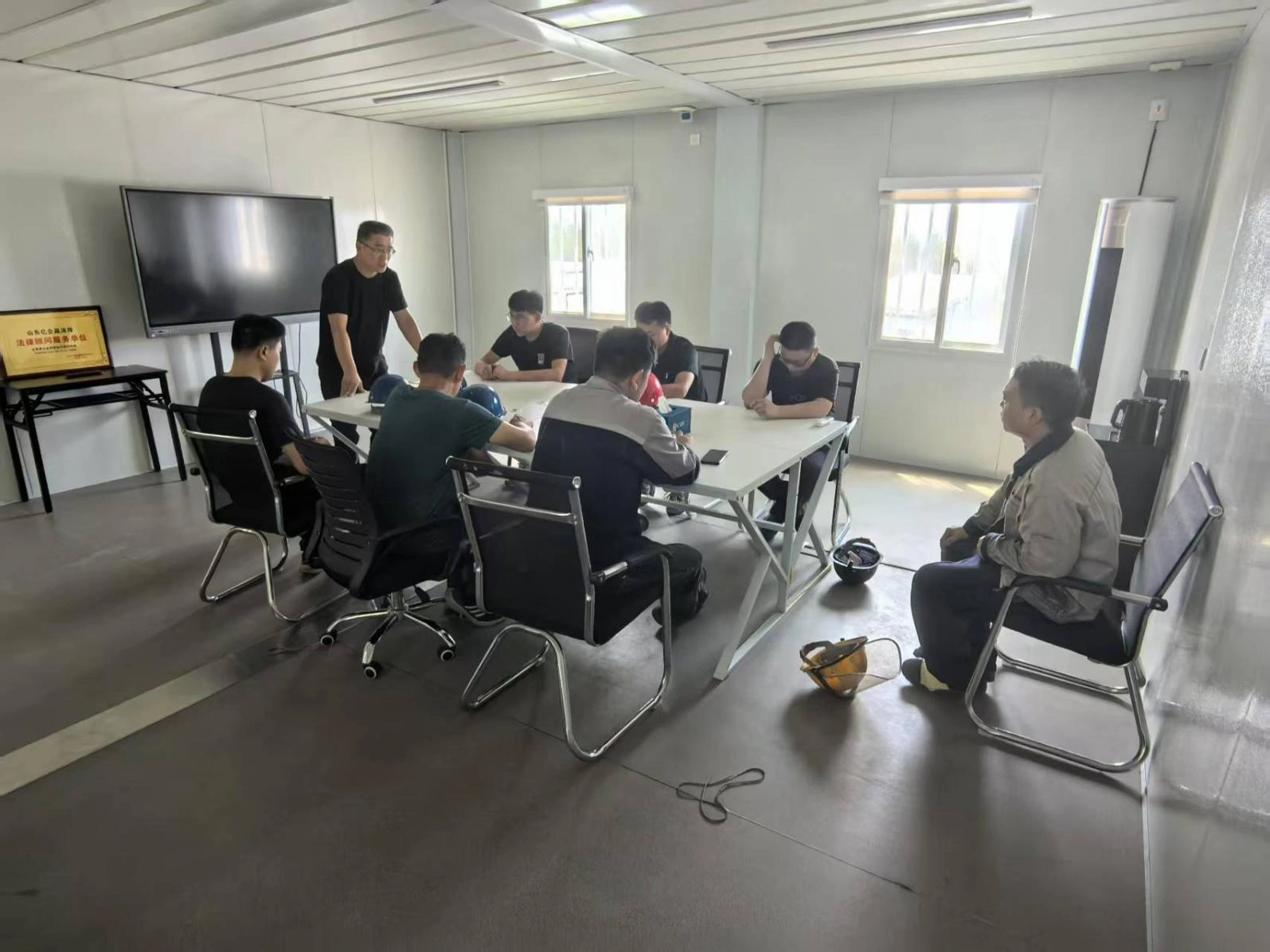 Зајакнување на основата на безбедноста на работното место со специјализирана обука за безбедност за лидерите на тимот